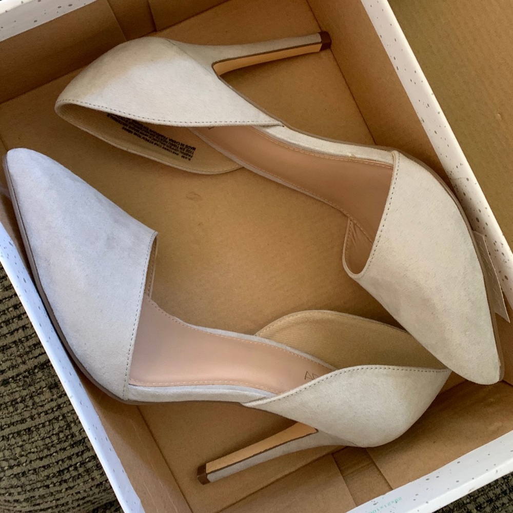 ABOUND HEELS (NEVER WORN)